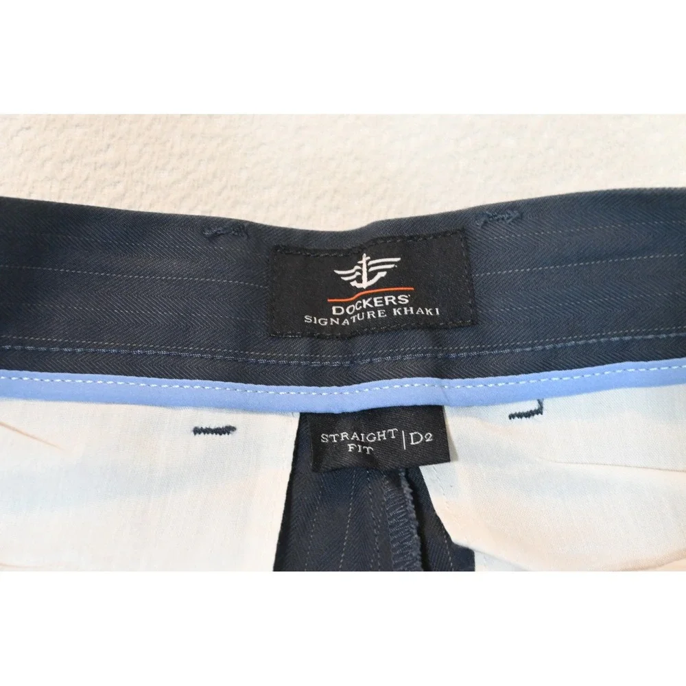 Dockers Signature Khaki Pants Mens 32x30 Navy Blue Pinstripe Straight D2 New